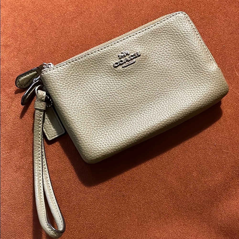 Coach Green Leather Wristlet